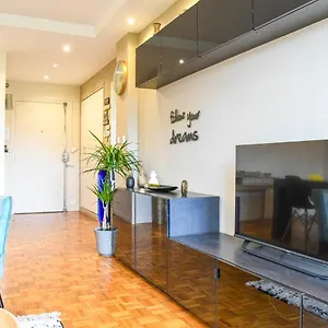 Grand Avec Balcon Et Parking , Marseille France